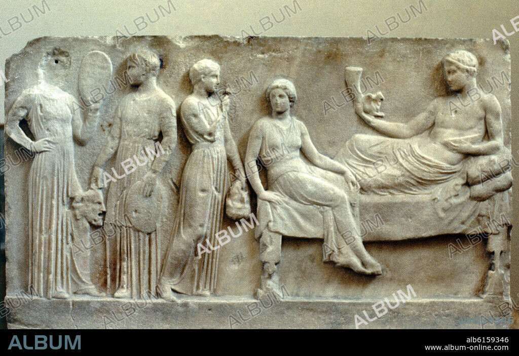 RELIEVE DE LOS ACTORES - 410 AC - ESCULTURA GRIEGA.