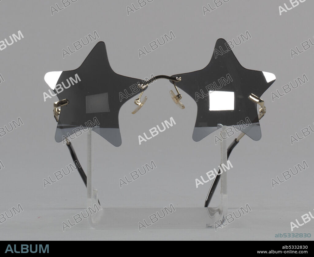 Bootsy star sunglasses on sale