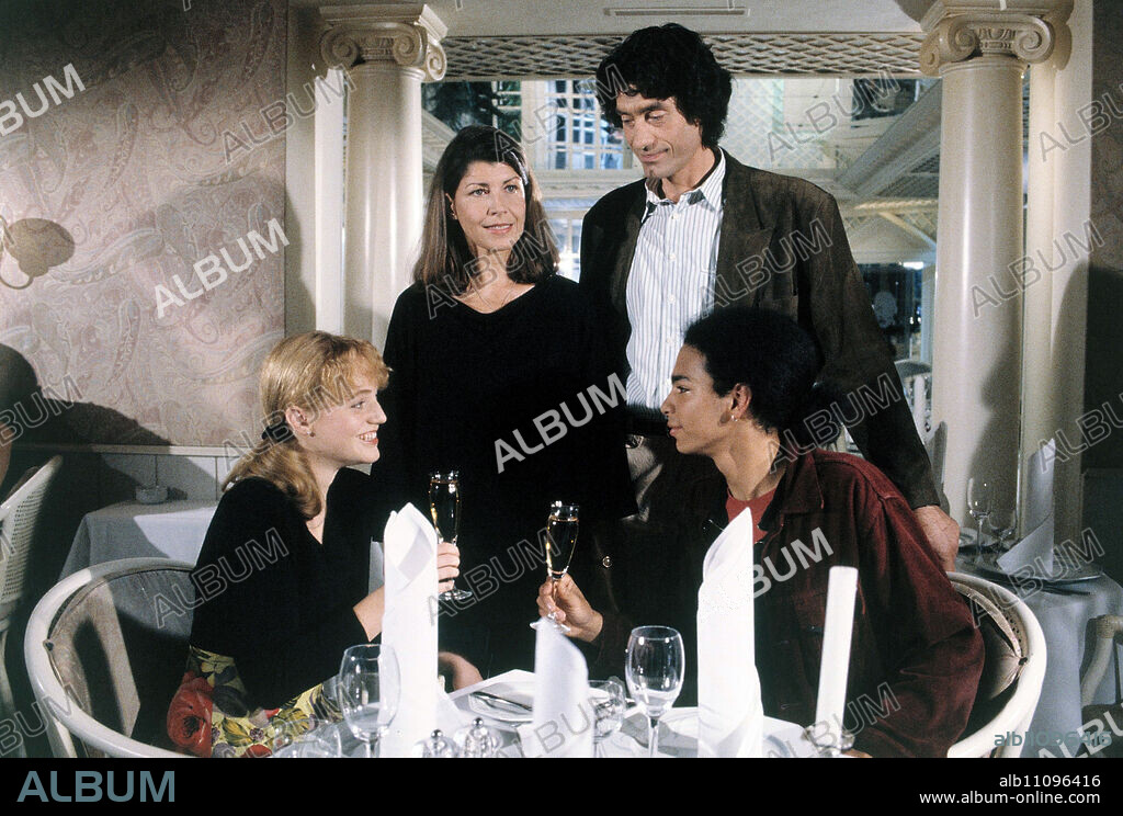 RON AND TANJA / A student love part 4 / D 1993 / ALEXANDRA HENKEL (Tanja), CLAUDIA AMM (Hanna Pacul), WINFRIED GLATZEDER (Gerd Pacul), LEANDRO BLANCO (Ron) / Headline: RON AND TANJA / D 1993.