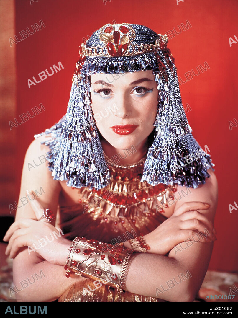 BELLA DARVI dans THE EGYPTIAN, 1954, réalisé par MICHAEL CURTIZ. Copyright 20TH CENTURY FOX.