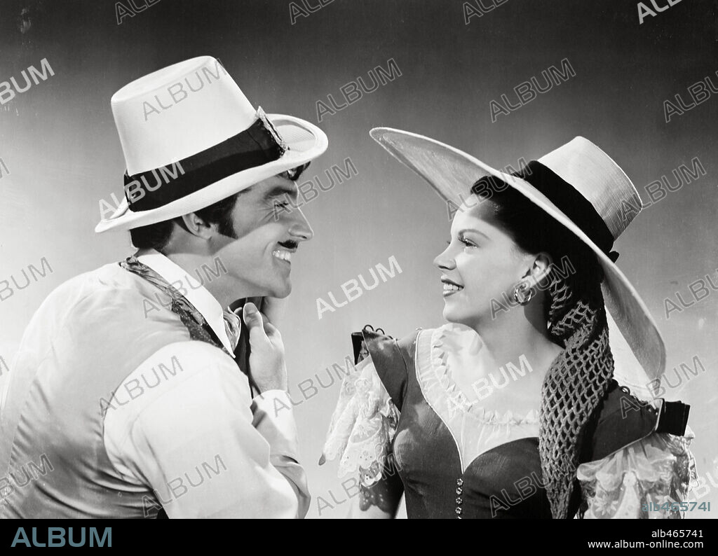 GENE KELLY y JUDY GARLAND en EL PIRATA, 1948 (THE PIRATE), dirigida por VINCENTE MINNELLI. Copyright M.G.M.