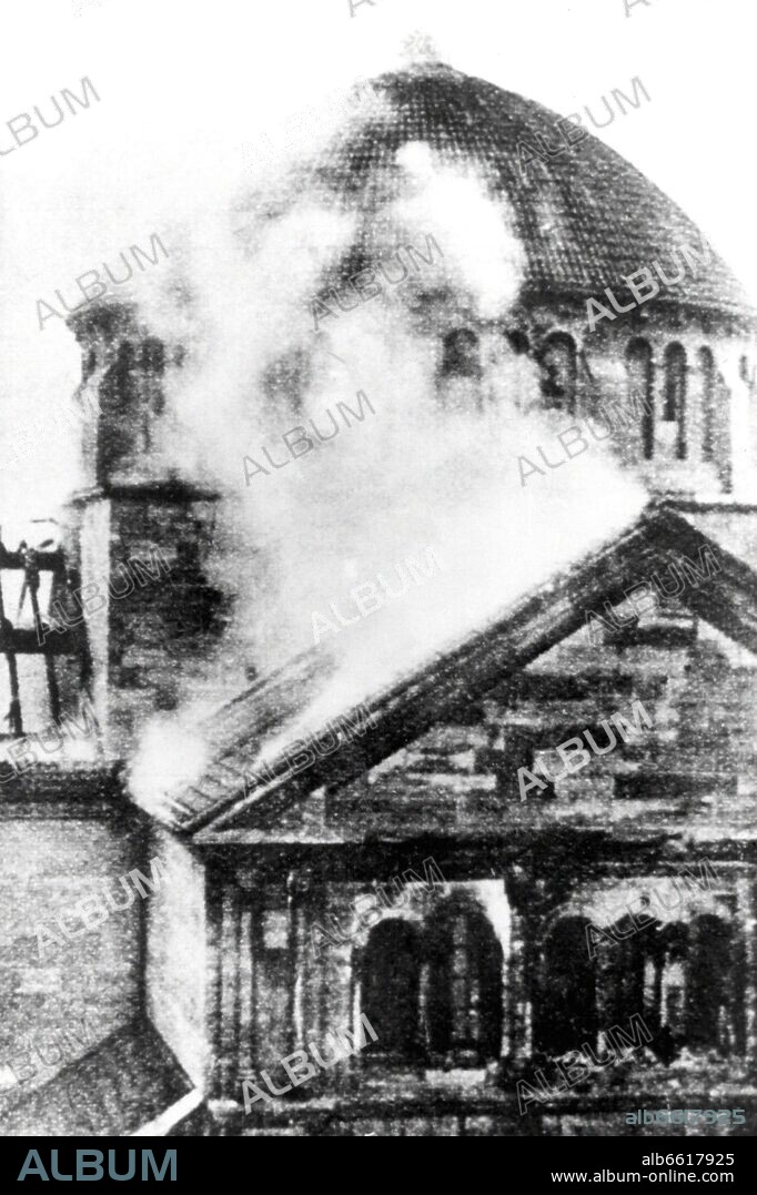NOCHE DE LOS CRISTALES ROTOS - AGRESION EN ALEMANIA CONTRA LOS JUDIOS LA NOCHE DEL 9 AL 10 DE NOVIEMBRE DE 1938 - INCENDIO DE UNA SINA.