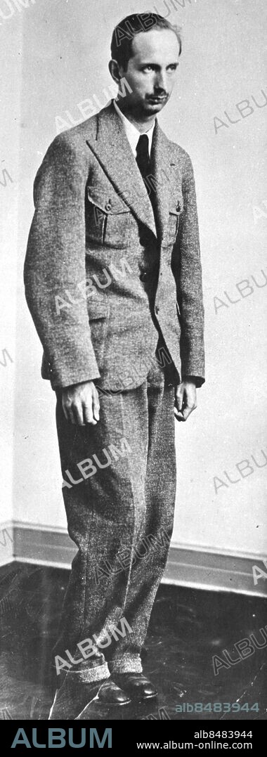 SEKLET-SAMHÄLLE-30    Salaligans ledare Sigvard Nilsson-Thurneman ses här fotograferad 1937 då han dömdes till vistelse på sinnesjukhus. Tillsammans med de övriga fyra medlemmarna begick han fem mord i trakten av Sala. Ligan erkände 1936 och fick sina domar i februari 1937. Foto: TT Kod: 190/9909 COPYRIGHT PRESSENS BILD.