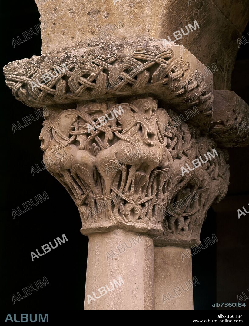 CAPITEL CON ESCENA DE ANIMALES - CLAUSTRO DEL MONASTERIO DE SILOS - SIGLO XI/XII - ROMANICO BURGALES.