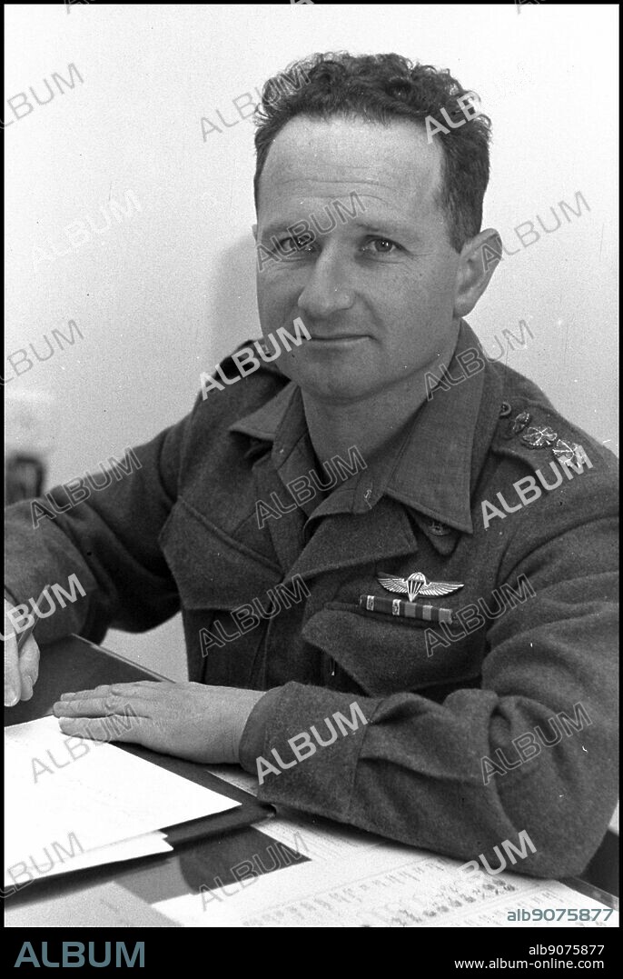 Uzi Narkis 925 - 1997. Israeli general. commander of the Israel Defence Forces units in the Central Region during the Six Day War.