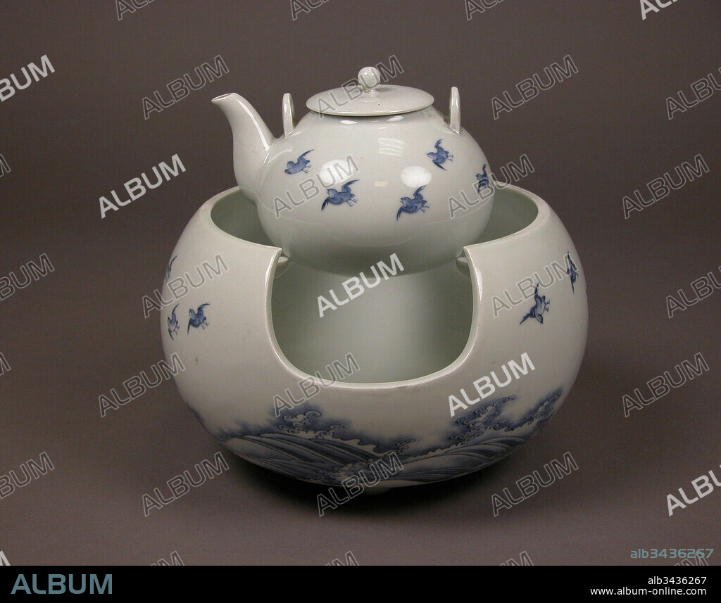 ?????????? ???, Teapot and Brazier with Design of Birds Flying over Waves, Edo period (1615–1868), second half of the 18th–first half of the 19th century, Japan, Porcelain with underglaze blue (Hirado ware), H. 8 1/2 in. (21.6 cm), Ceramics.