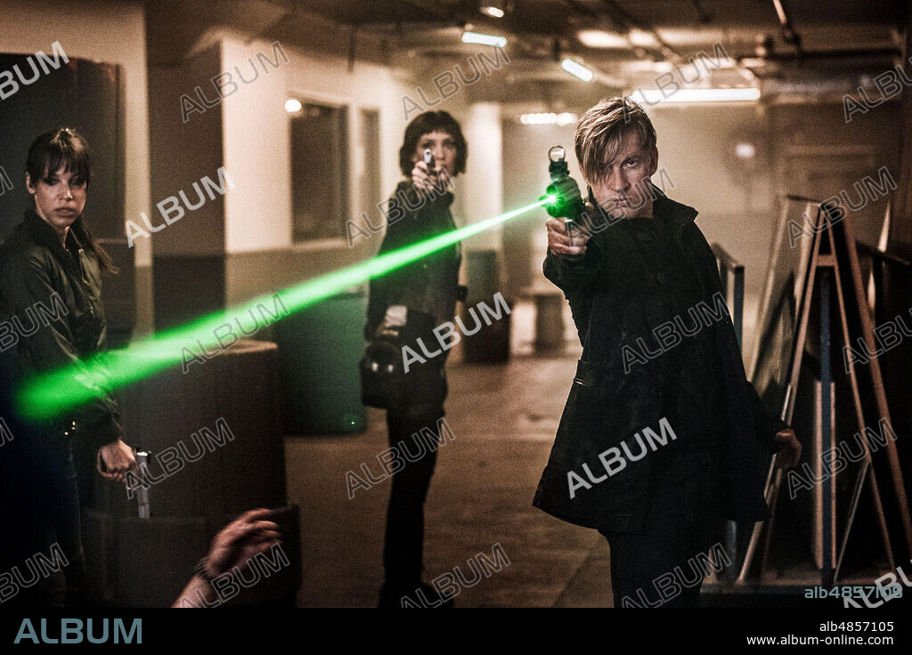 CAROLINE FORD, DAVID WENHAM y TESS HAUBRICH en NEKROTRONIC, 2018, dirigida por KIAH ROACHE-TURNER. Copyright GUERILLA FILMS/HOPSCOTCH FEATURES / PLATT, JOHN.