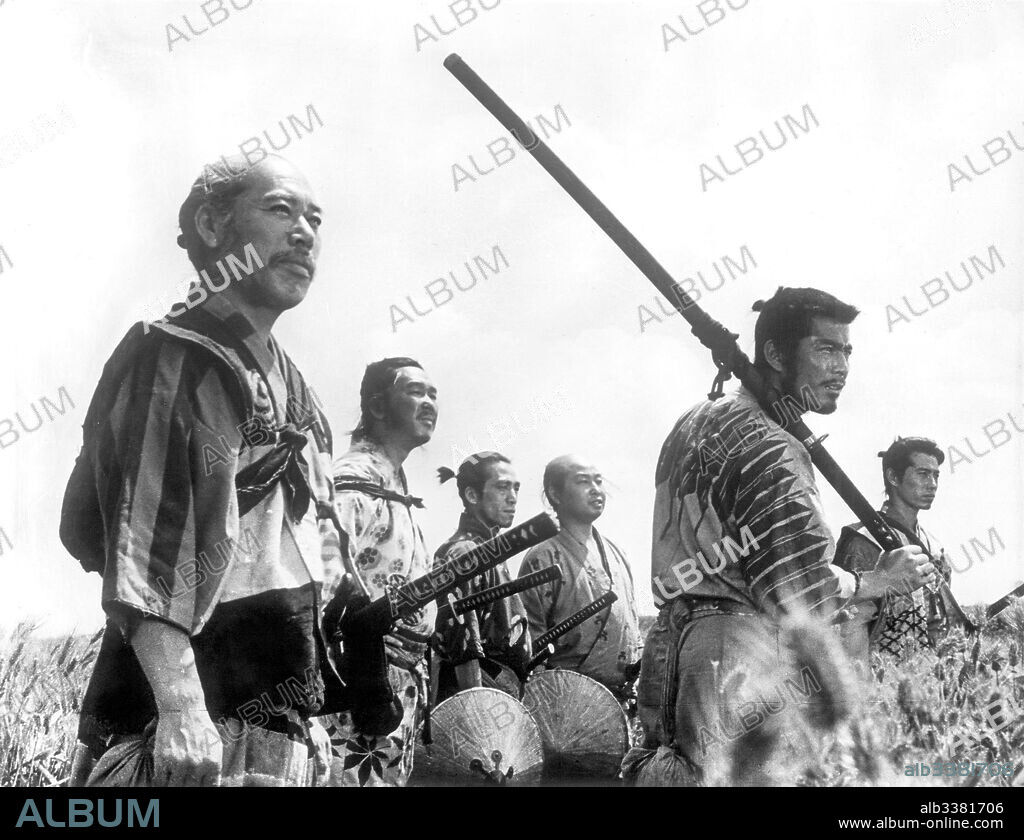 TAKASHI SHIMURA, TOSHIRO MIFUNE and YOSHIO INABA in THE SEVEN SAMURAI, 1954 (SHICHININ NO SAMURAI), directed by AKIRA KUROSAWA. Copyright TOHO.