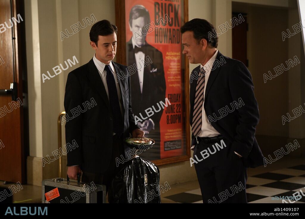COLIN HANKS and TOM HANKS in THE GREAT BUCK HOWARD, 2008, directed by SEAN MCGINLY. Copyright MAGNOLIA PICTURES.