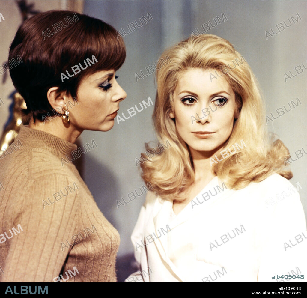 Catherine Dorléac et GENEVIEVE PAGE. CATHERINE DENEUVE et GENEVIEVE PAGE dans BELLE DE JOUR, 1967, réalisé par LUIS BUÑUEL. Copyright PARIS FILM/FIVE FILM.
