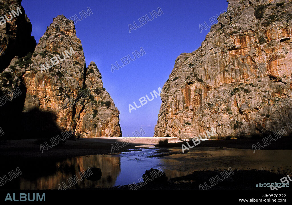 Desenbocadura del Torrent de Pareis. Sa Calobra.Escorca .Sierra de Tramuntana. Mallorca. Baleares.España.