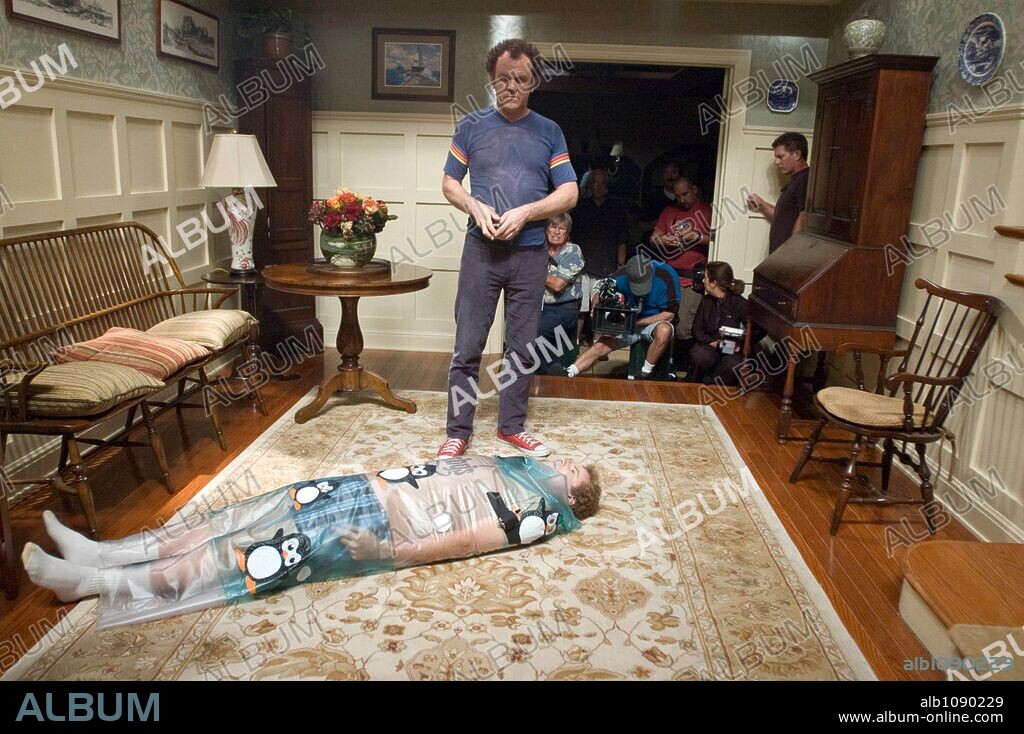 JOHN C. REILLY and WILL FERRELL in STEP BROTHERS, 2008, directed by ADAM MCKAY. Copyright APATOW PRODUCTIONS / LAMANA, GEMMA.