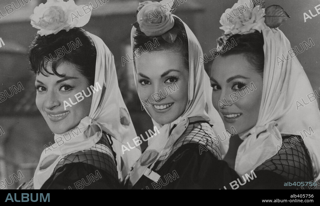 CARMEN SEVILLA, LOLA FLORES y PAQUITA RICO en EL BALCON DE LA LUNA, 1962, dirigida por LUIS SASLAVSKY. Copyright SELLO BLANCO.