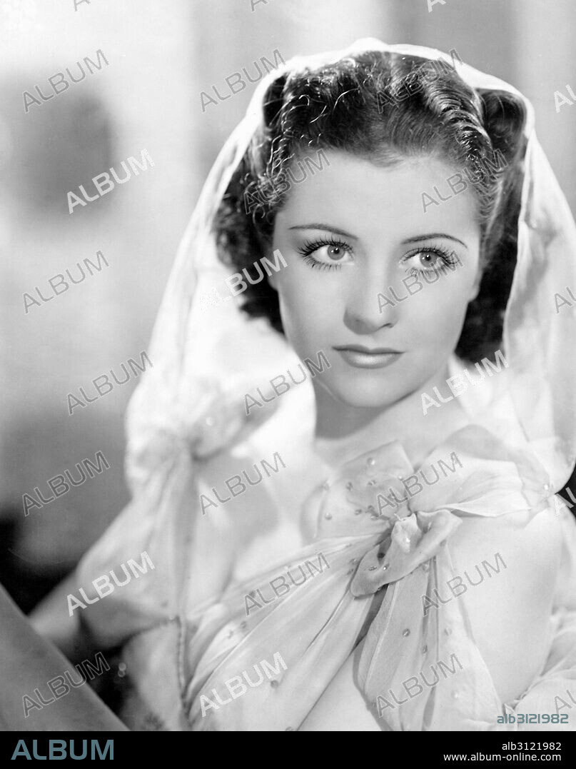 MARGARET LOCKWOOD in THE LADY VANISHES, 1938, directed by ALFRED HITCHCOCK. Copyright GAINSBOROUGH FILMS.