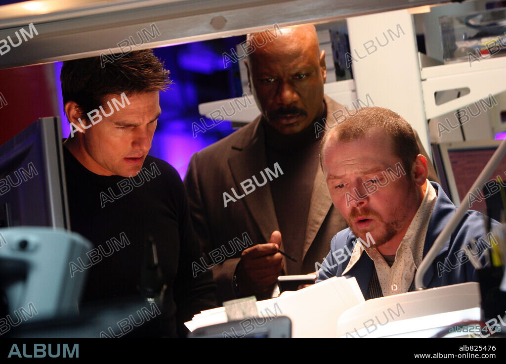 SIMON PEGG, TOM CRUISE et VING RHAMES dans MISSION: IMPOSSIBLE III, 2006, réalisé par J. J. ABRAMS. Copyright PARAMOUNT PICTURES / VAUGHAN, STEPHEN.