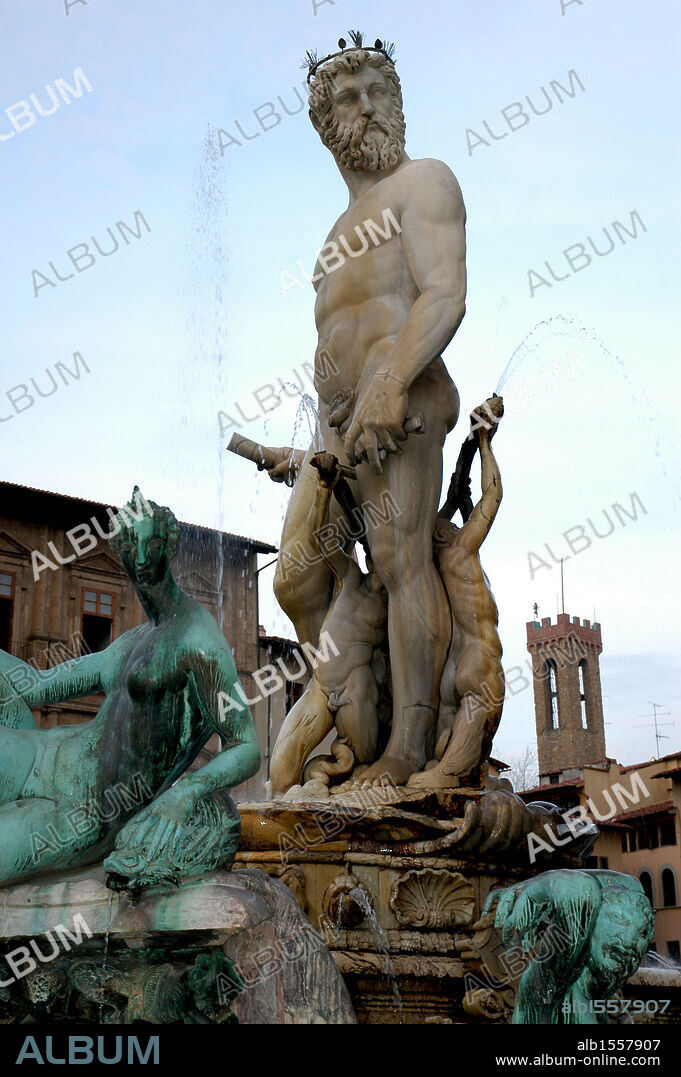 ITALIA. FLORENCIA. Vista de la FUENTE DE NEPTUNO, obra realizada por Bartolomeo AMMANNATI y sus ayudantes entre 1563 y 1575. Fue mandada construir por Cosimo I y se encuentra ubicada en la piazza della Signoria. La Toscana.