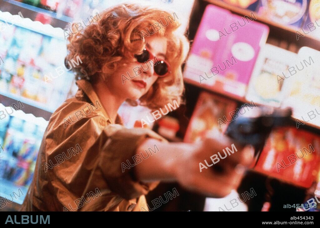 BRIGITTE LIN in CHUNGKING EXPRESS, 1994 (CHUNG HING SAM LAM), directed by KAR-WAI WONG. Copyright JET TONE PRODUCTION.