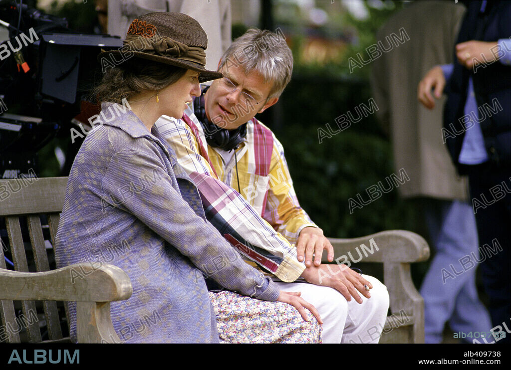 NICOLE KIDMAN y STEPHEN DALDRY en LAS HORAS, 2002 (THE HOURS), dirigida por STEPHEN DALDRY. Copyright PARAMOUNT PICTURES.