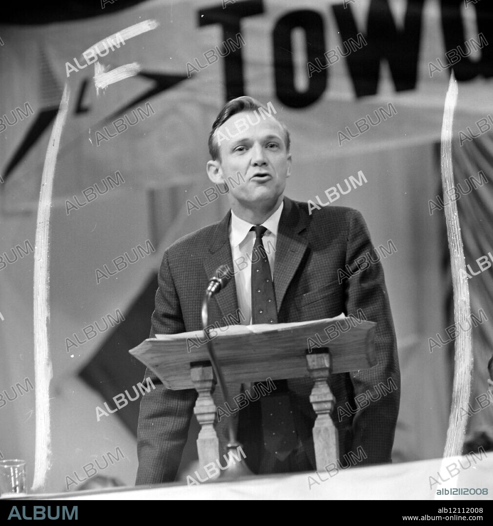 CHRISTOPHER LAYTON IN LLANDUDNO AT LIBERAL PARTY CONFERENCE IN WALES / ;. 20 SEPTEMBER 1962.