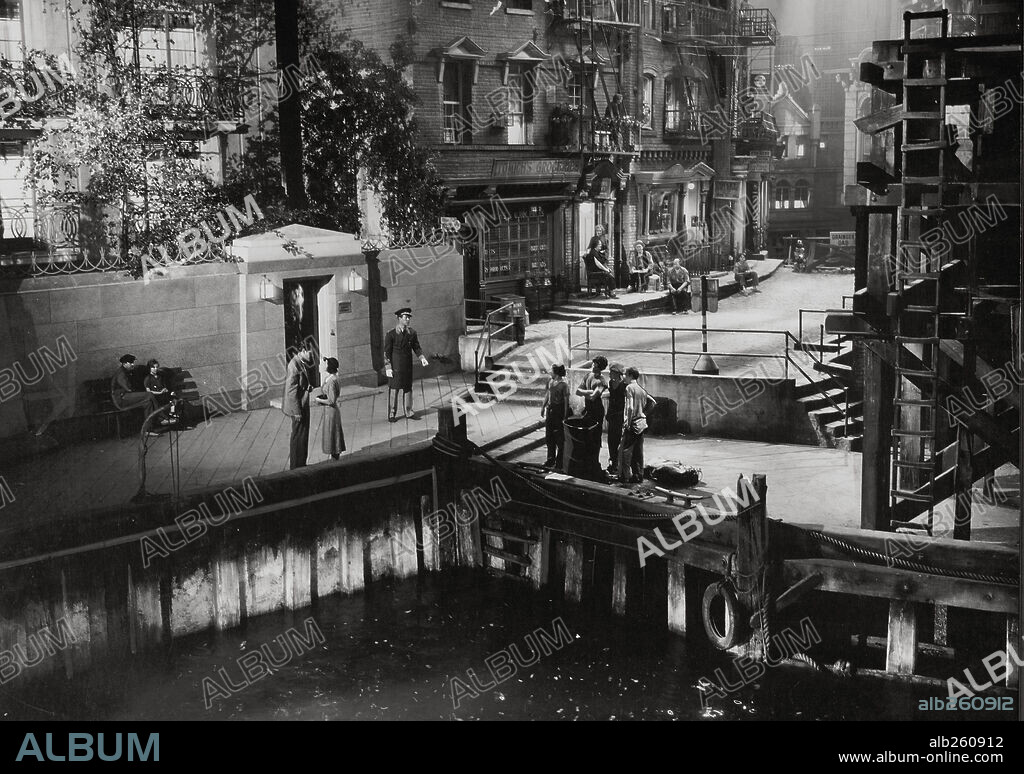 CALLEJÓN SIN SALIDA, 1937 (DEAD END), dirigida por WILLIAM WYLER. Copyright GOLDWYN/UNITED ARTISTS.