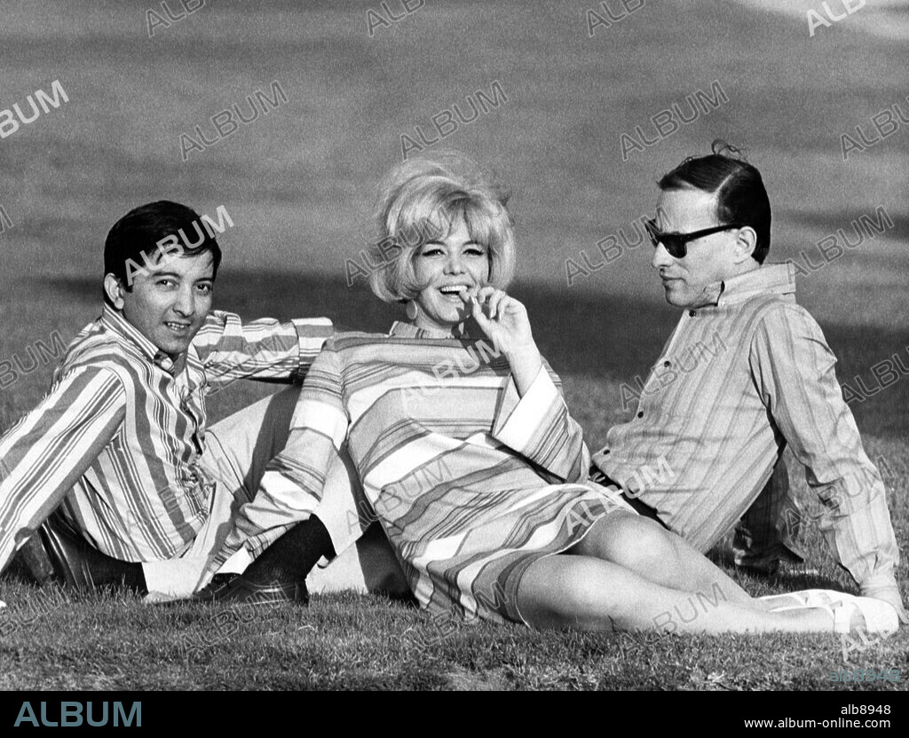 El trío musical 'Los 3 Sudamericanos' formado por Alma María Vaesken, Casto Darío Martínez y Johnny Torales.