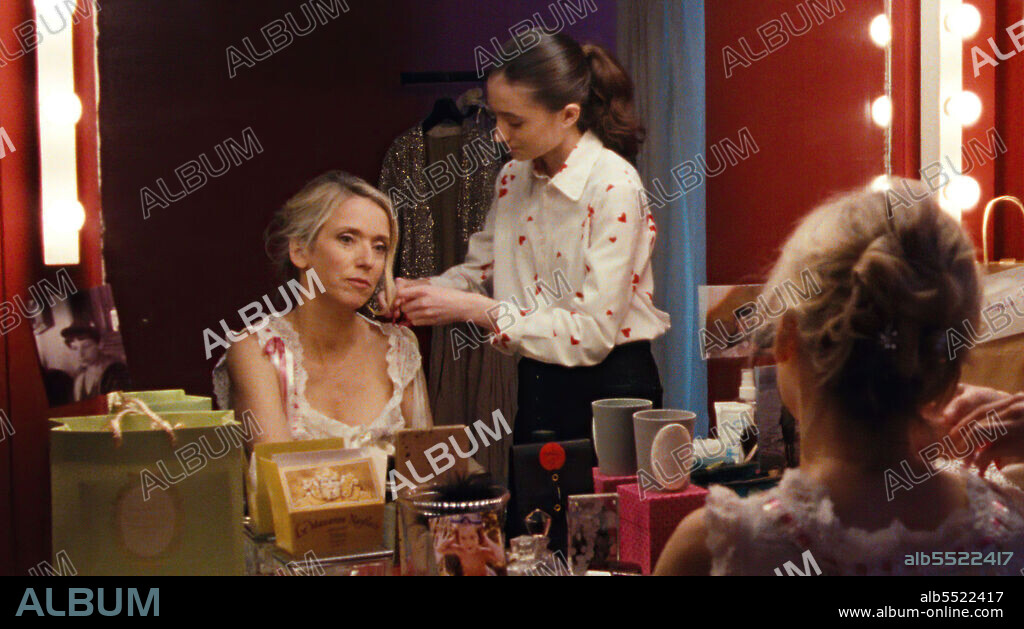 JADE SPRINGER and LEA DRUCKER in PETITE SOLANGE, 2021, directed by AXELLE ROPERT. Copyright Aurora Films / MK2 Films.
