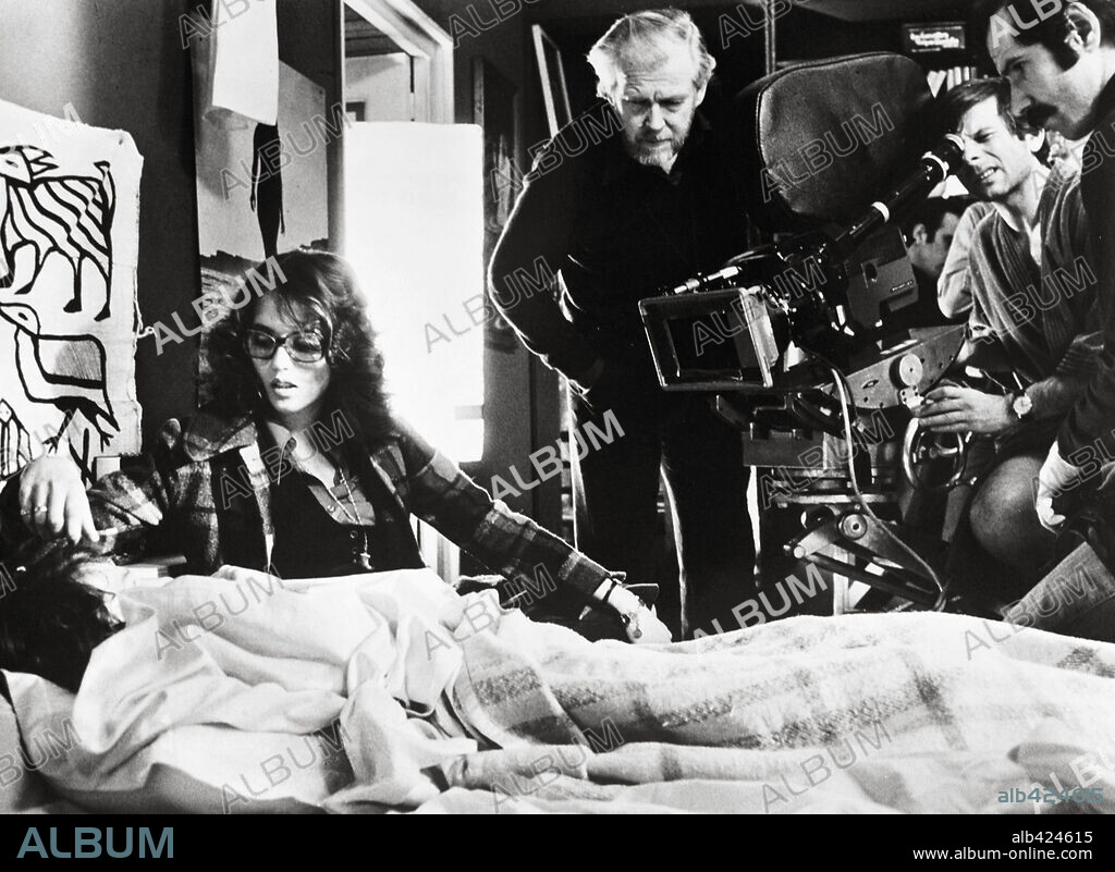 ISABELLE ADJANI, ROMAN POLANSKI y SVEN NYKVIST en EL QUIMÉRICO INQUILINO, 1976 (LE LOCATAIRE), dirigida por ROMAN POLANSKI. Copyright PARAMOUNT PICTURES.