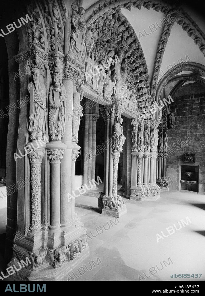 MAESTRO MATEO. PORTICO DE LA GLORIA - 1168/1688 - ROMANICO ESPAÑOL - FOTOGRAFIA EN BLANCO Y NEGRO - AÑOS 50 -.