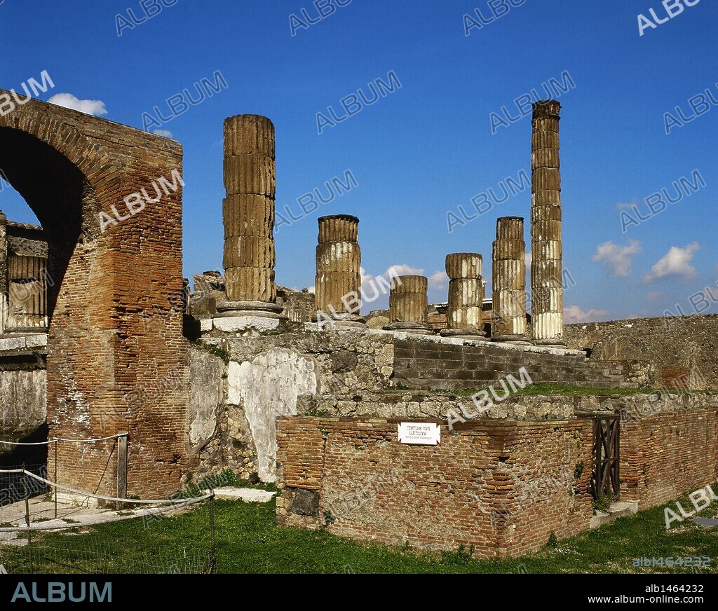 Pompeii. Ancient Roman city. Temple of Jupiter or Capitolium. Built 2nd century BC. Campania, Italy.