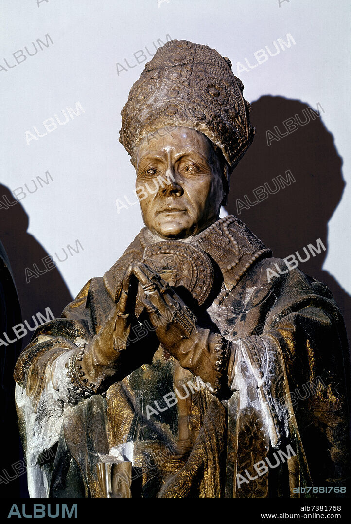 SEPULCRO DEL OBISPO FRAY LOPE DE BARRIENTOS - ALABASTRO - SIGLO XV - ACTUALMENTE EN EL MUSEO DE LAS FERIAS DE MEDINA DEL CAMPO.