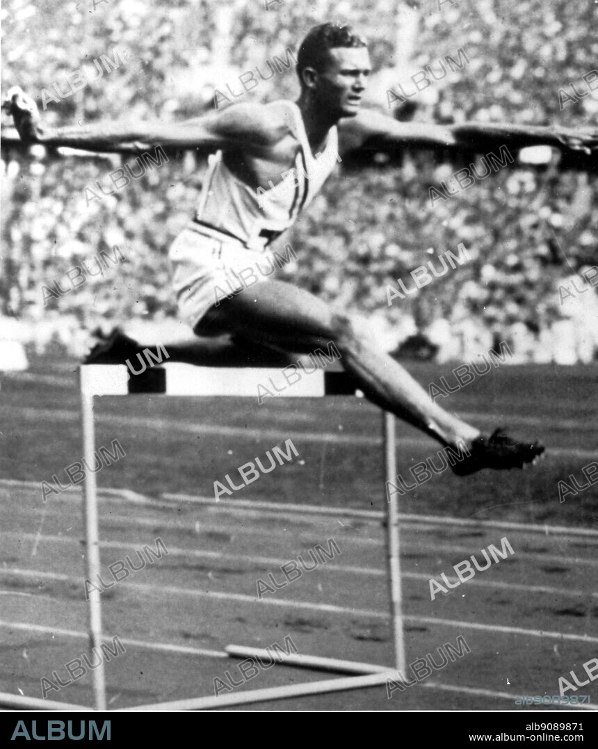 Forrest Towns (USA) 110 metres hurdles Olympic Games Berlin 1936.