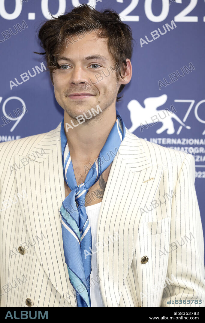 September 5, 2022, Venice, Italy: Harry Styles poses at the photocall of 'Don't Worry Darling' during the 79th Venice International Film Festival at Palazzo del Casino on the Lido in Venice, Italy, on 05 September 2022. Photo: Alec Michael (Credit Image: © Alec Michael via ZUMA Press).