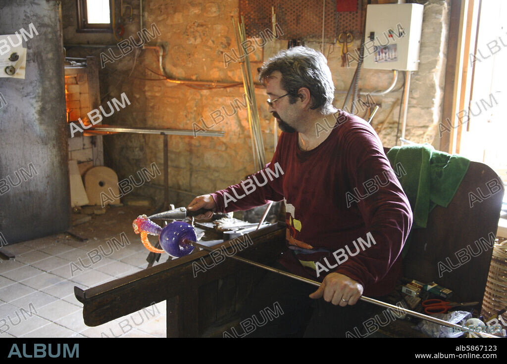 Vimbodí; Museu del Vidre / Museo del Vidrio; taller del maestro Paco Ramón.