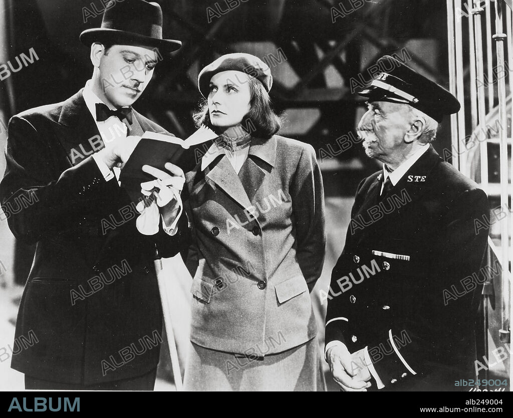 GRETA GARBO y MELVYN DOUGLAS en NINOTCHKA, 1939, dirigida por ERNST LUBITSCH. Copyright M.G.M.