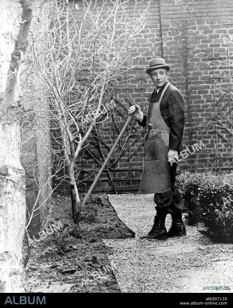 PETER SELLERS en BIENVENIDO MR. CHANCE, 1979 (BEING THERE). Copyright UNITED ARTISTS.