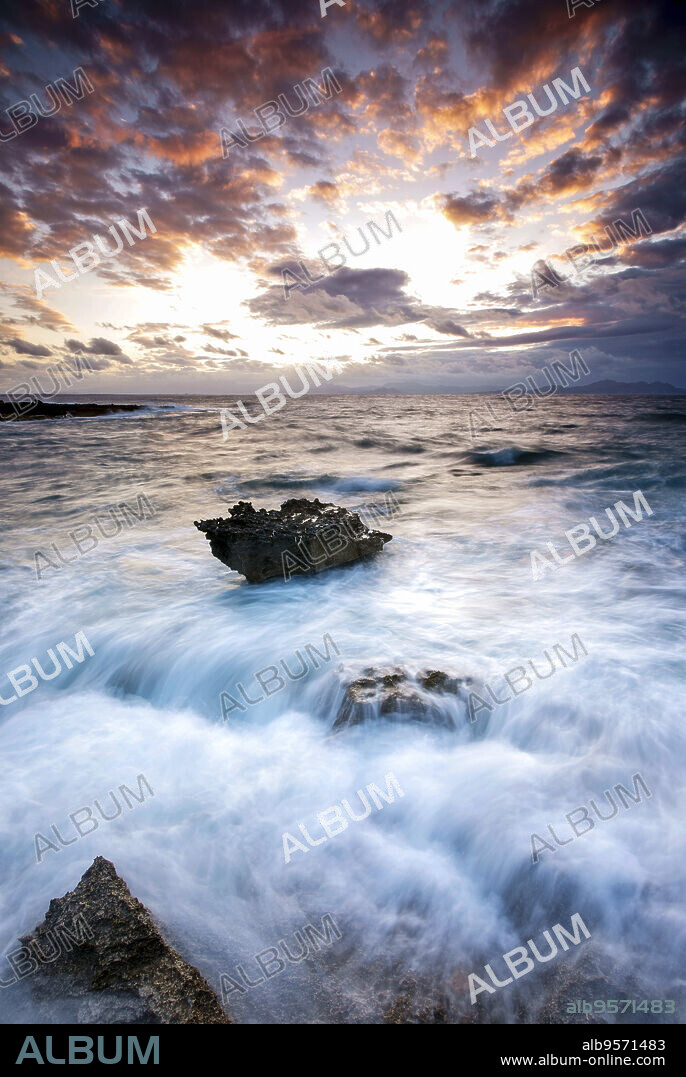 Swell in Es Canons, Colonia de Sant Pere, Artà, Mallorca, Balearic Islands, Spain.