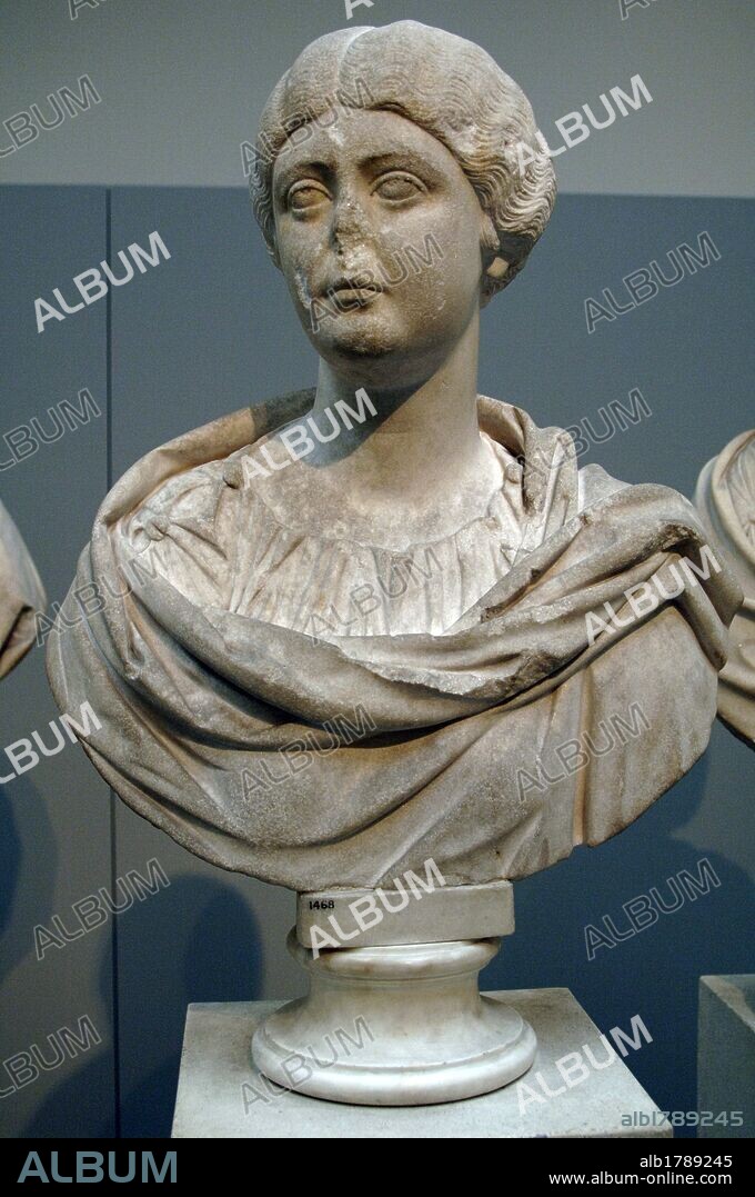 Busto en mármol de FAUSTINA LA MENOR (125/130-175), esposa del emperador Marco Aurelio, o de su hija LUCILLA, esposa de Lucio Vero. Fechado hacia 162-170 d. C. Procede de Cirene (Norte de Africa). Museo Británico. Londres. Inglaterra. Reino Unido.