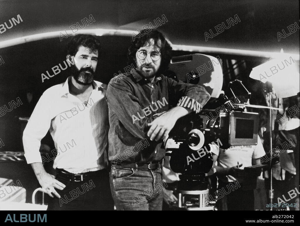 GEORGE LUCAS y STEVEN SPIELBERG en INDIANA JONES Y EL TEMPLO MALDITO, 1984 (INDIANA JONES AND THE TEMPLE OF DOOM), dirigida por STEVEN SPIELBERG. Copyright LUCASFILM LTD/PARAMOUNT.