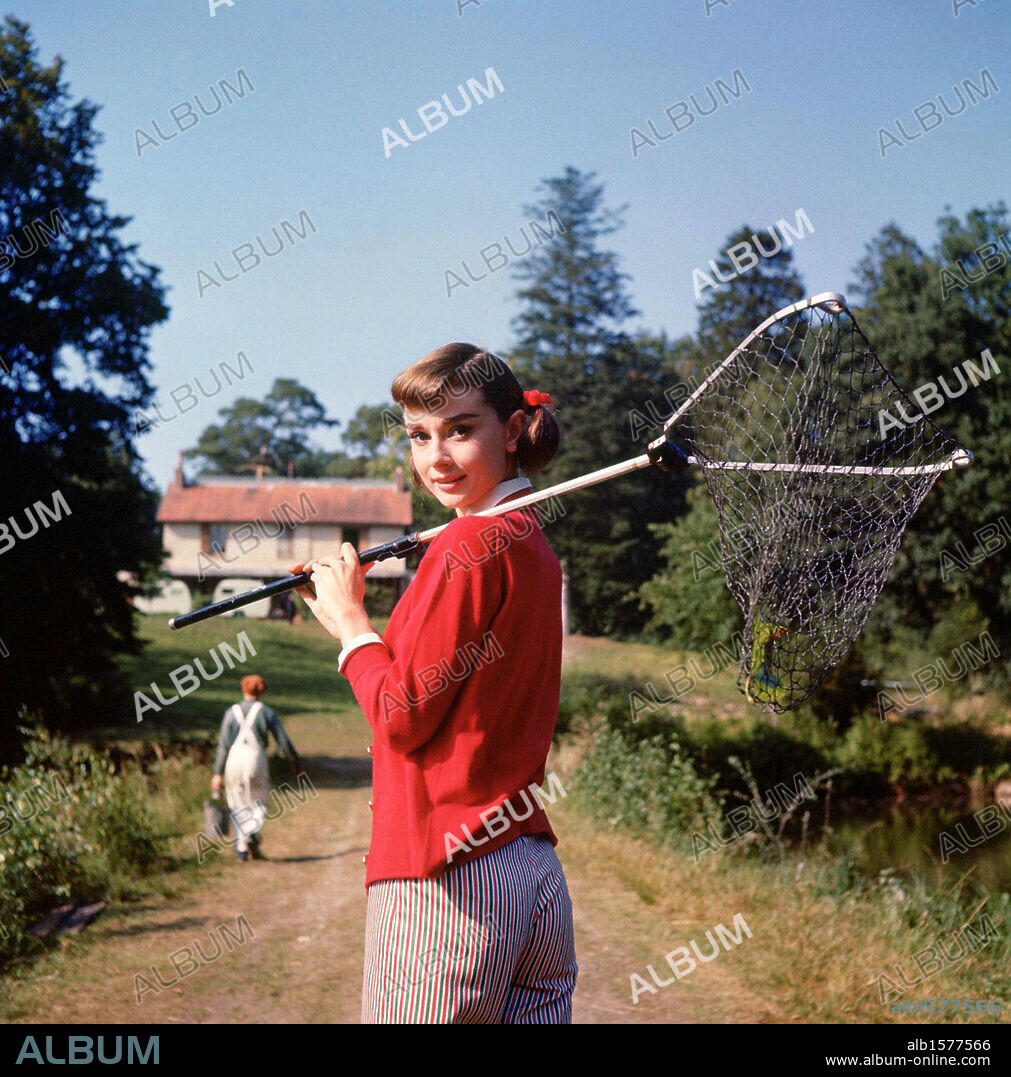 AUDREY HEPBURN en ARIANE, 1957 (LOVE IN THE AFTERNOON), dirigida por BILLY WILDER. Copyright BILLY WILDER.