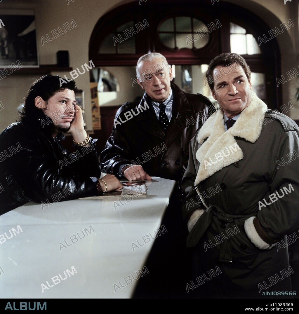 DERRICK / Lost Dignity Germany 1991 / Theodor Grädler Scene with CLAUDE OLIVER RUDOLPH (Lubich), HORST TAPPERT (Derrick) and FRITZ WEPPER (Inspector Klein) / Headline: DERRICK / Germany 1991.