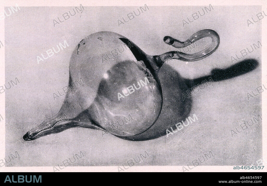 Serie de cartes postales carte faisant partie de la serie La Carte Surrealiste (toute la serie est disponible en ektas), 1937 par Marcel DUCHAMP (1887-1968=ADAGP). Credit: Coll. IM/ Kharbine Tapabor.