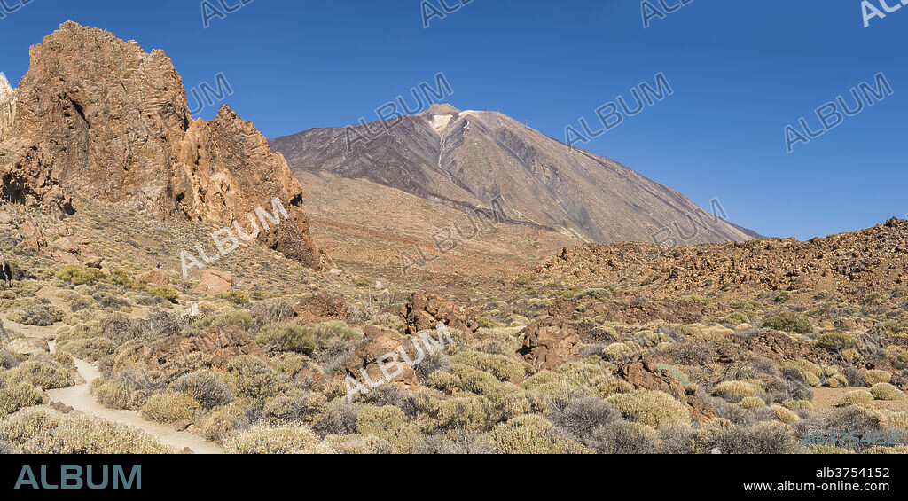Mount Teide volcano, Teide National Park, UNESCO World Heritage Site, Tenerife, Canary Islands, Spain, Europe.