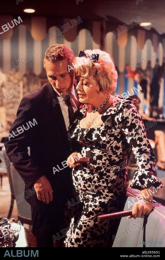 PAUL NEWMAN y SHELLEY WINTERS en HARPER, INVESTIGADOR PRIVADO, 1966 (HARPER), dirigida por JACK SMIGHT. Copyright WARNER BROTHERS.