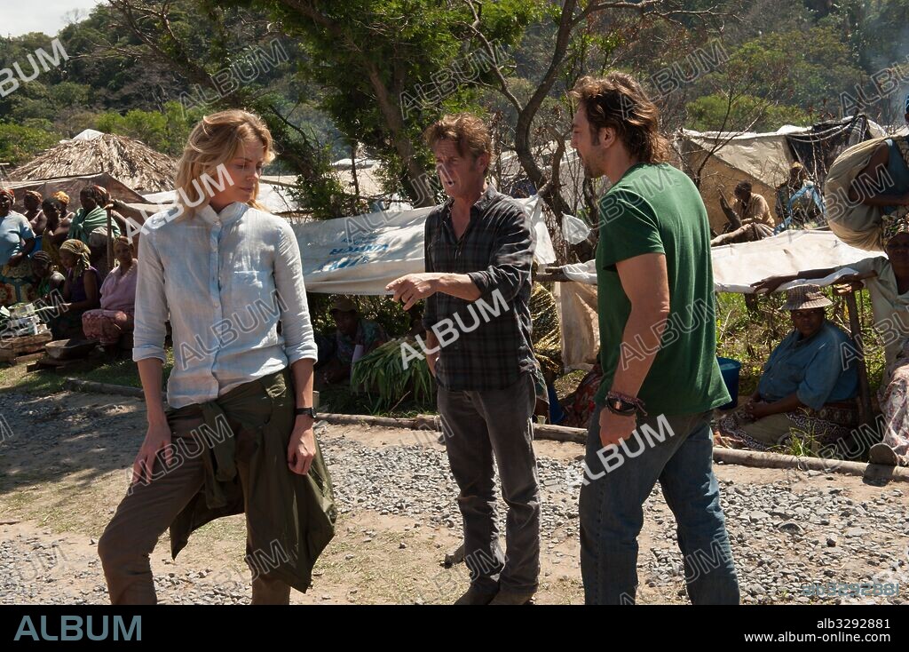 CHARLIZE THERON, JAVIER BARDEM y SEAN PENN en DIRE TU NOMBRE, 2016 (THE LAST FACE), dirigida por SEAN PENN. Copyright RIVER ROAD ENT/FILMHAVEN ENT/GERBER PIC/MATT PALMIERI PROD.