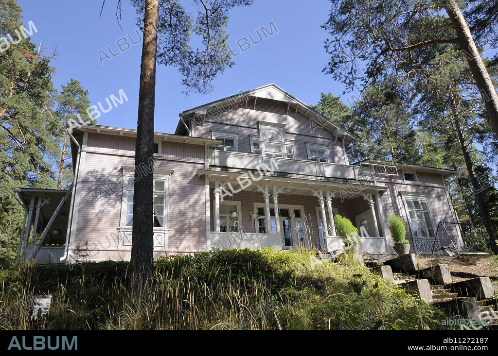The Czarina's villa, built in 1898 in the grounds of the long established Valtion Hotel, Punkaharju esker, Lake Saimaa, Finland, Scandinavia, Europe.