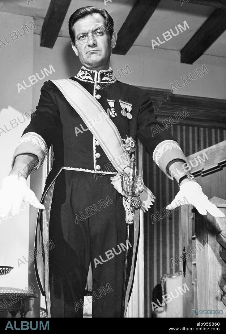 ALBERTO CLOSAS en OPERACION: EMBAJADA, 1963, dirigida por FERNANDO PALACIOS. Copyright PEDRO MASO P.C.