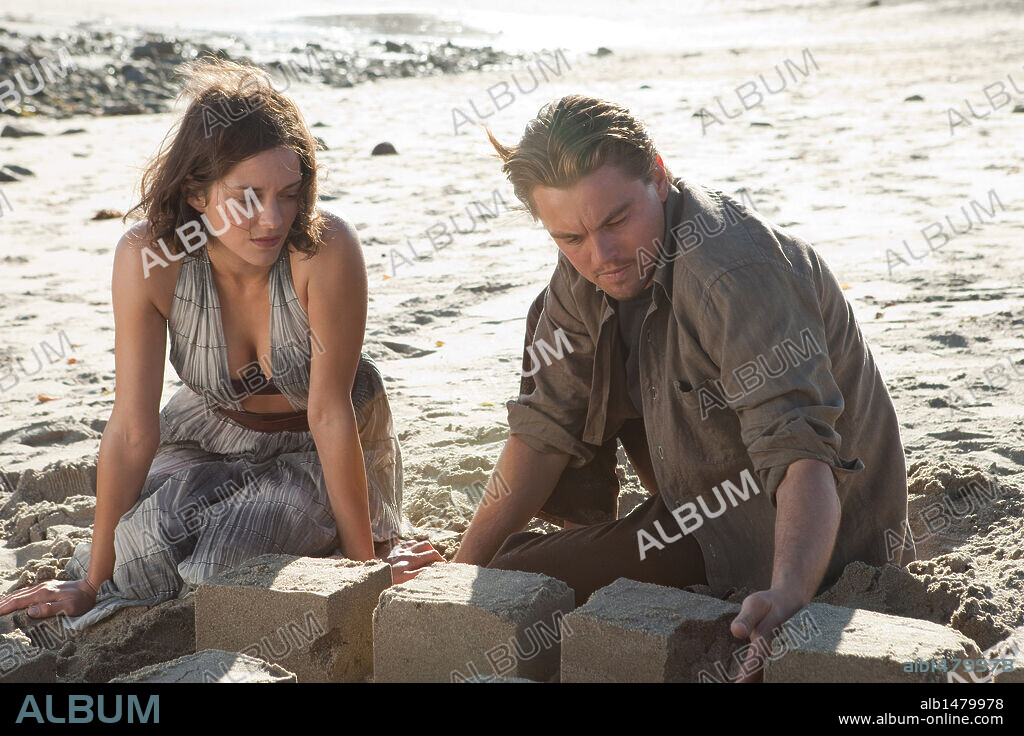 Leonardo DiCaprio und MARION COTILLARD in INCEPTION, 2010, unter der Regie von CHRISTOPHER NOLAN. Copyright WARNER BROSS PICTURES/SYNCOPY/LEGENDARY PICTURES / MOSELEY, MELISSA.