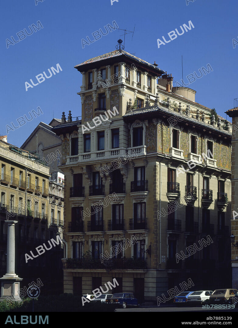 CAYO REDON Y TAPIZ (?-1923). CASA PALACIO DE RICARDO ANGUSTIAS EN LA PLAZA DE RAMALES 1- 1920/22.