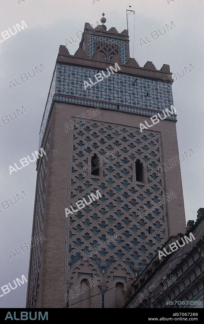 ALMINAR DE LA MEZQUITA ALMOHADE DE LA ALCAZABA O DE LA KASBA TAMBIEN LLAMADA DE LAS MANZANAS DE ORO - CONSTRUIDA ENTRE 1185 Y 1190.