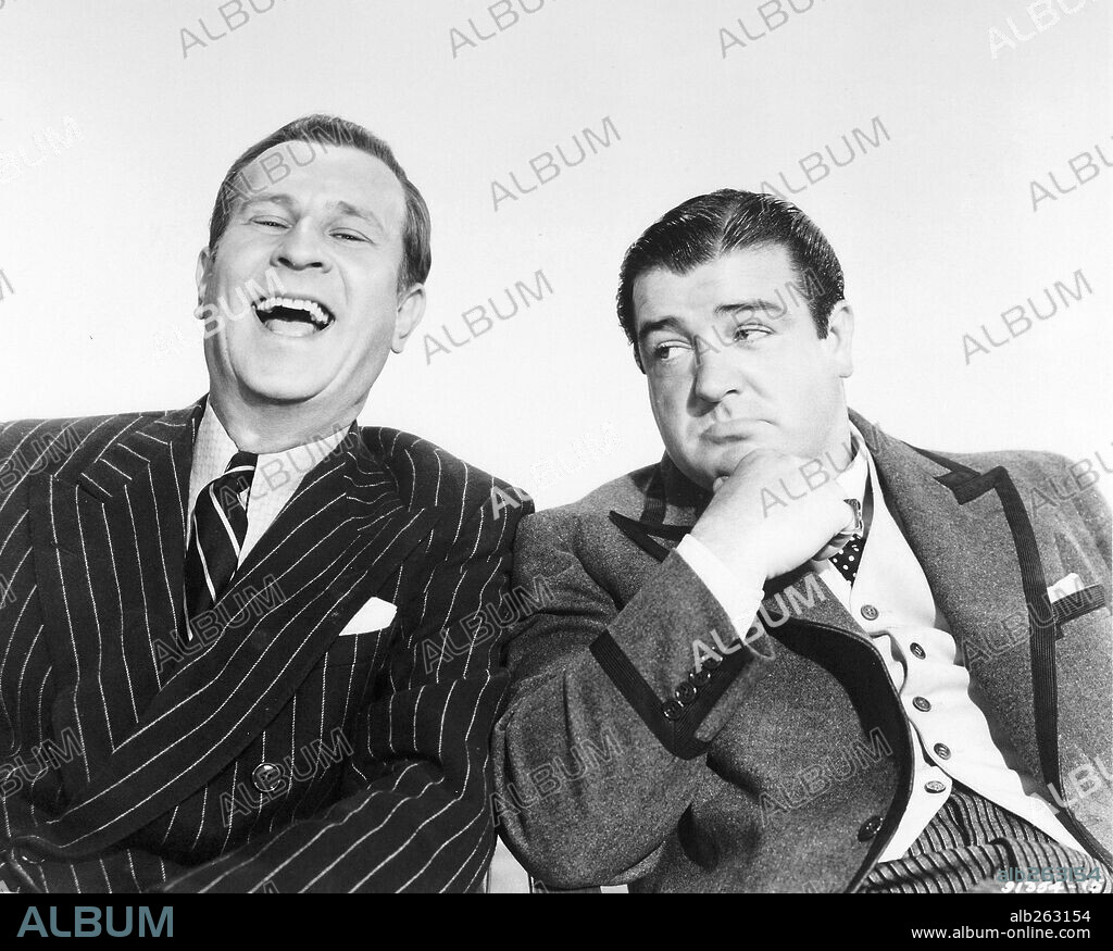 BUD ABBOTT y LOU COSTELLO en ABBOTT Y COSTELLO EN HOLLYWOOD, 1945 (ABBOTT AND COSTELLO IN HOLLYWOOD), dirigida por S. SYLVAN SIMON. Copyright M.G.M.